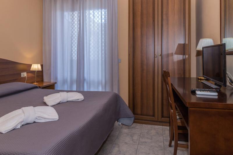 Hotel Malavoglia Ачі-Кастелло Екстер'єр фото