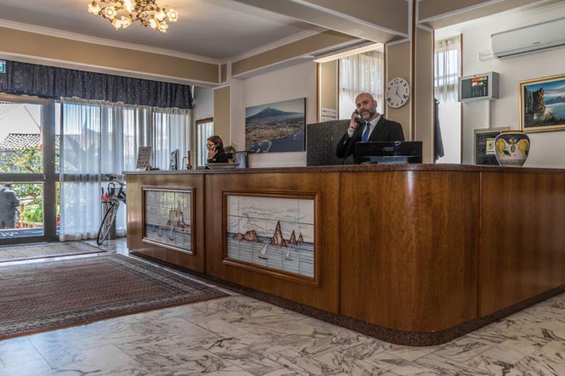 Hotel Malavoglia Ачі-Кастелло Екстер'єр фото