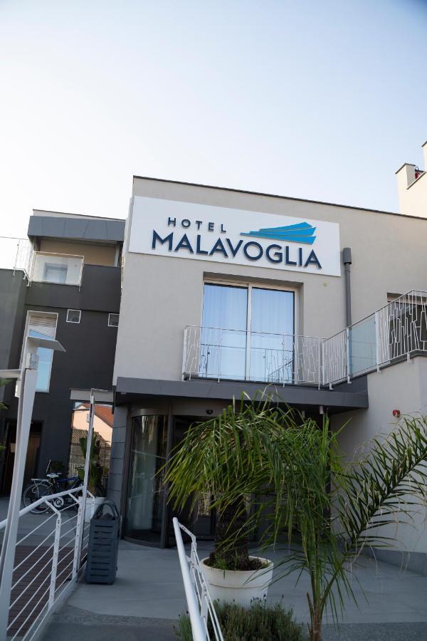 Hotel Malavoglia Ачі-Кастелло Екстер'єр фото